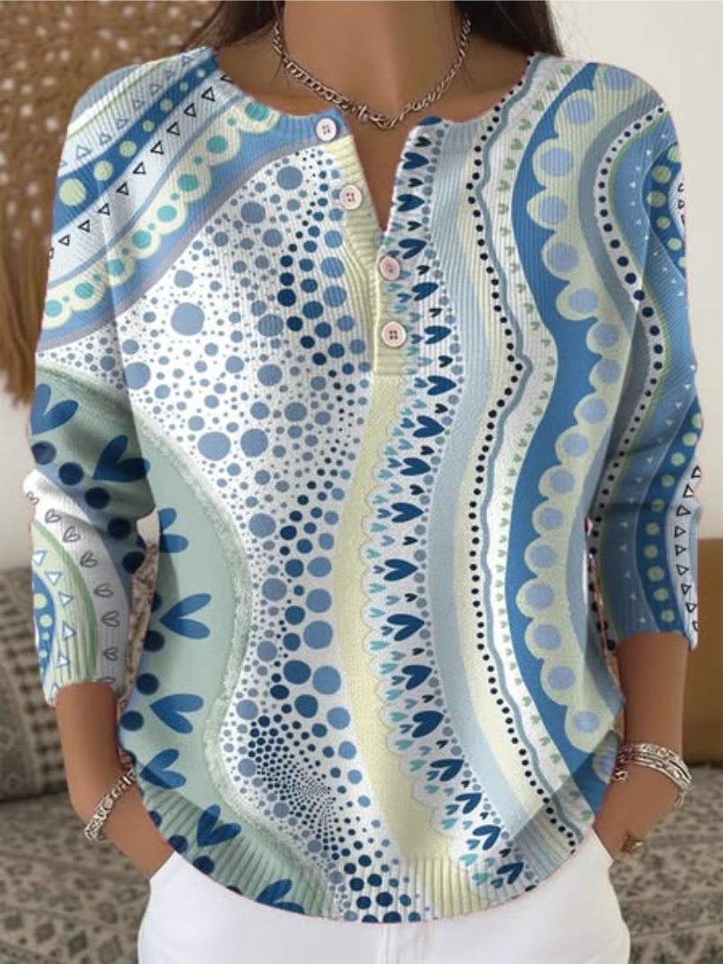 Lily – Christmas jumper with buttons